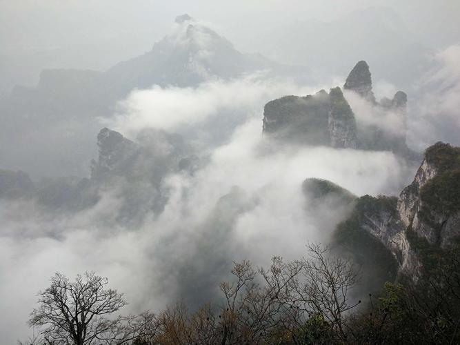 张家界最近天气适合旅游吗?张家界今天的天气情况-图3 张家界最近天气适合旅游吗?张家界今天的天气情况-图3