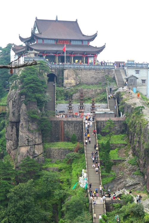 8月份九华山山顶气温?九华山10月天气情况-图2 8月份九华山山顶气温?九华山10月天气情况-图2