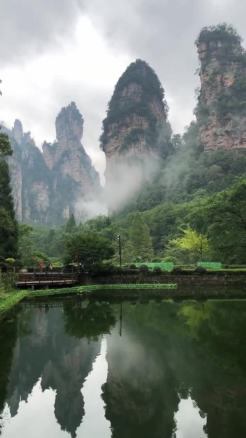 张家界山顶10月中旬冷吗?张家界10月份天气情况-图3 张家界山顶10月中旬冷吗?张家界10月份天气情况-图3