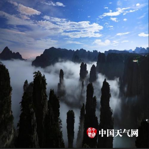 张家界10月天气怎么样?穿什么衣服适合?10月份张家界天气情况-图2 张家界10月天气怎么样?穿什么衣服适合?10月份张家界天气情况-图2