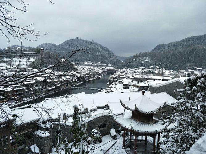 湖南凤凰古城什么时候下雪?凤凰天气情况-图3 湖南凤凰古城什么时候下雪?凤凰天气情况-图3