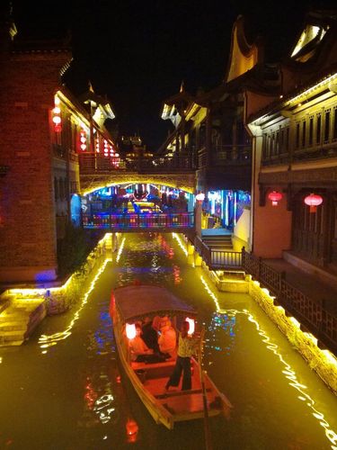 台儿庄古城旅游穿什么衣服拍照好看?台儿庄古城天气情况-图2 台儿庄古城旅游穿什么衣服拍照好看?台儿庄古城天气情况-图2