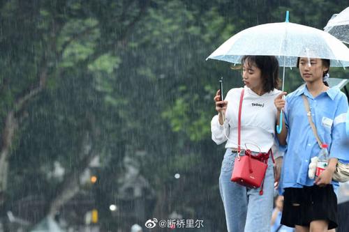 杭州现在天气穿什么衣服?今日杭州天气情况-图3 杭州现在天气穿什么衣服?今日杭州天气情况-图3