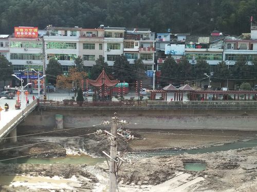 杨家河旅游景区气温多少度？镇巴明天气情况