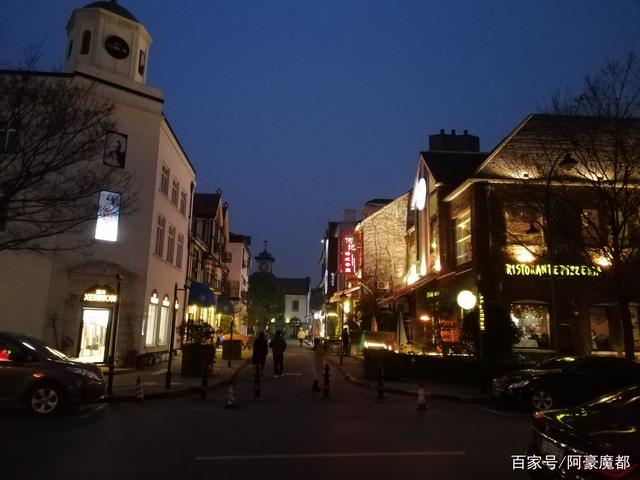 泰晤士小镇夜景灯光到几点?松江泰晤士天气情况-图2 泰晤士小镇夜景灯光到几点?松江泰晤士天气情况-图2