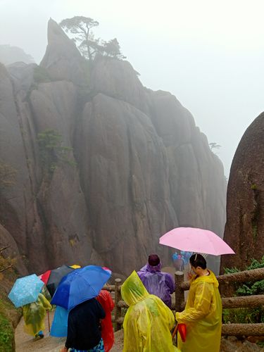 黄山经常下雨吗？黄山过去天气情况