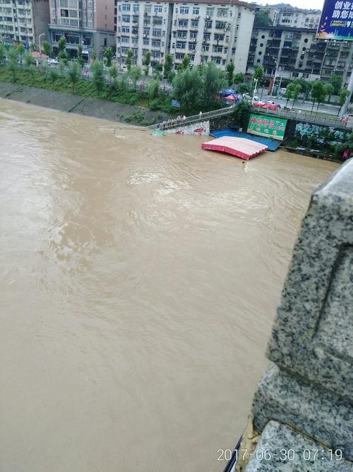 冷水江东濒临什么江？涟源的天气情况