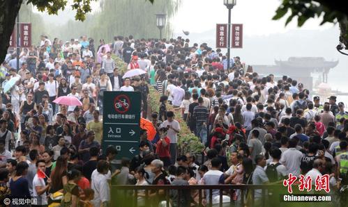 51杭州西湖人多吗?5.1杭州天气情况-图2 51杭州西湖人多吗?5.1杭州天气情况-图2