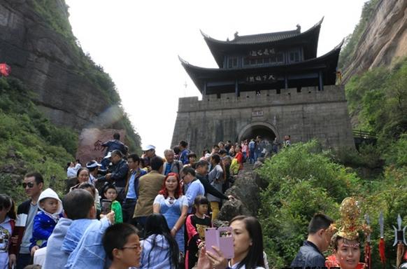 剑门关7月去热吗?广元剑阁天气情况-图1 剑门关7月去热吗?广元剑阁天气情况-图1