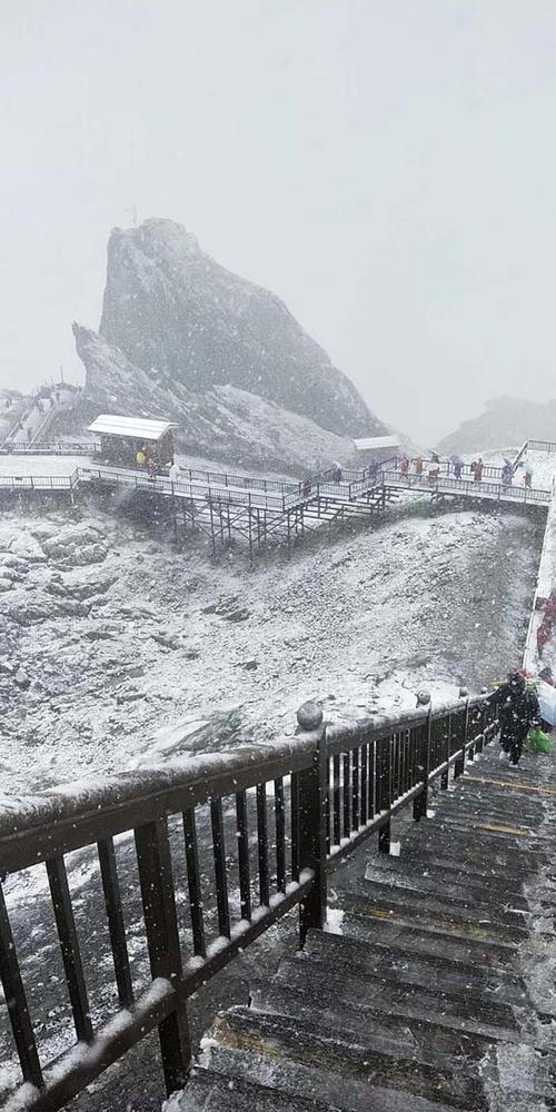 玉龙雪山2023年8月有下雪吗？玉龙雪山天气情况