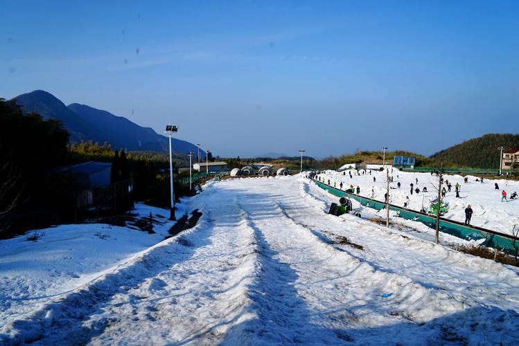 江南天池下雪天能开上去吗？天池这周的天气情况