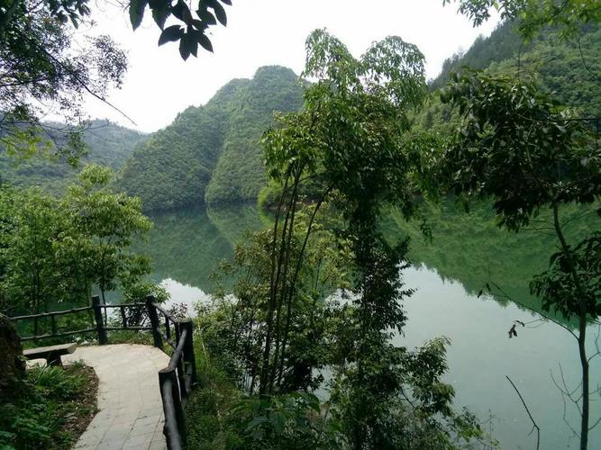 贵州最漂亮的湖?近几天石阡天气情况-图1 贵州最漂亮的湖?近几天石阡天气情况-图1