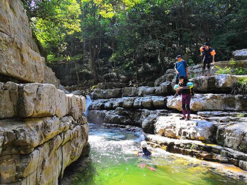 独山深沟溯溪徒步从哪里进?独山明天的天气情况-图3 独山深沟溯溪徒步从哪里进?独山明天的天气情况-图3