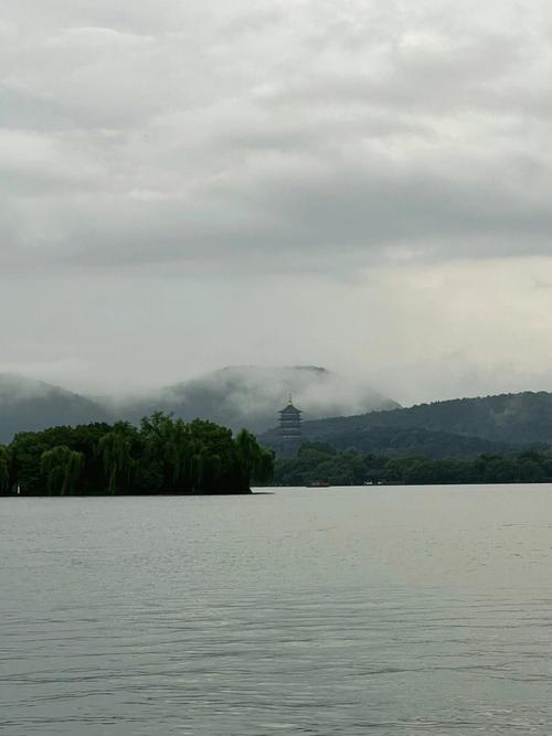杭州西湖现在多少度?杭州西湖附近天气情况-图3 杭州西湖现在多少度?杭州西湖附近天气情况-图3