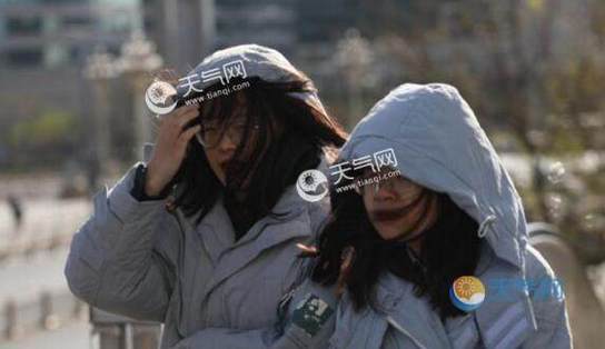 今天天气适合穿羽绒服吗?实时明天什么天气情况-图2 今天天气适合穿羽绒服吗?实时明天什么天气情况-图2