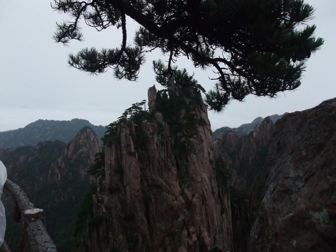 12月黄山还能爬吗?现在黄山的天气情况-图2 12月黄山还能爬吗?现在黄山的天气情况-图2