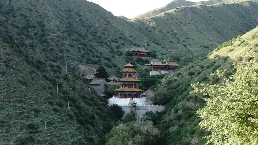 平川四中教生物的王老师驱车到屈吴山采集植物标本,在上山行驶过程中,要经过上坡、下坡、平路等路段,她?平川区天气情况-图3 平川四中教生物的王老师驱车到屈吴山采集植物标本,在上山行驶过程中,要经过上坡、下坡、平路等路段,她?平川区天气情况-图3