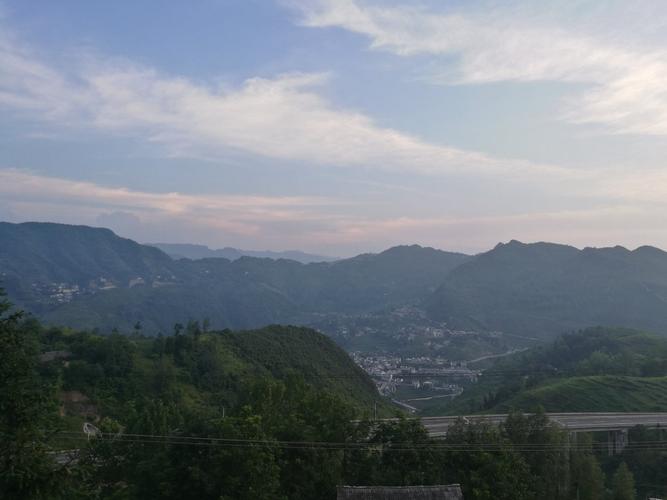 贵州8月份天气适合旅游吗?织金县天气情况-图2 贵州8月份天气适合旅游吗?织金县天气情况-图2