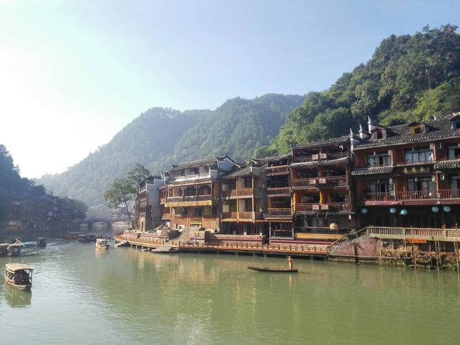 凤凰古城这几天天气适合旅游吗?查最近凤凰天气情况-图2 凤凰古城这几天天气适合旅游吗?查最近凤凰天气情况-图2