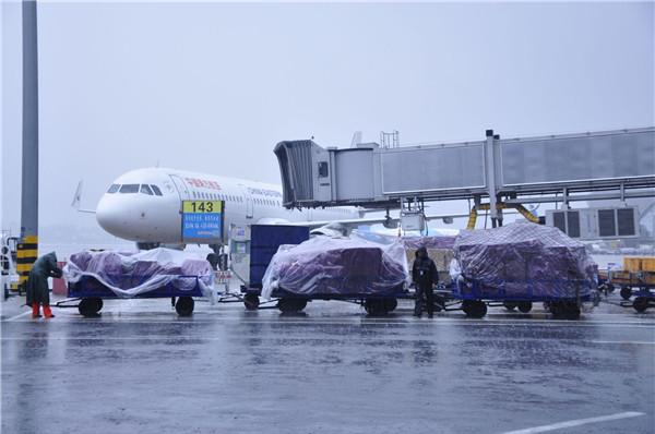 武宿机场下雪能正常起飞吗?明天杭州机场天气情况-图2 武宿机场下雪能正常起飞吗?明天杭州机场天气情况-图2