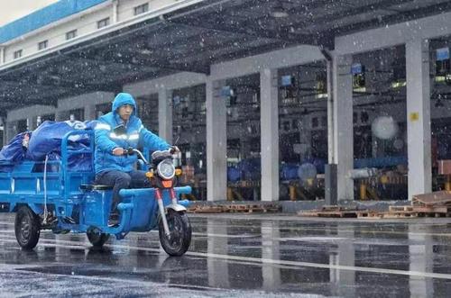 下大雪快递还正常走件吗?天气情况对路况影响-图2 下大雪快递还正常走件吗?天气情况对路况影响-图2