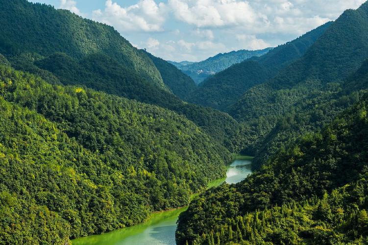 贵州最漂亮的湖？石阡19号天气情况