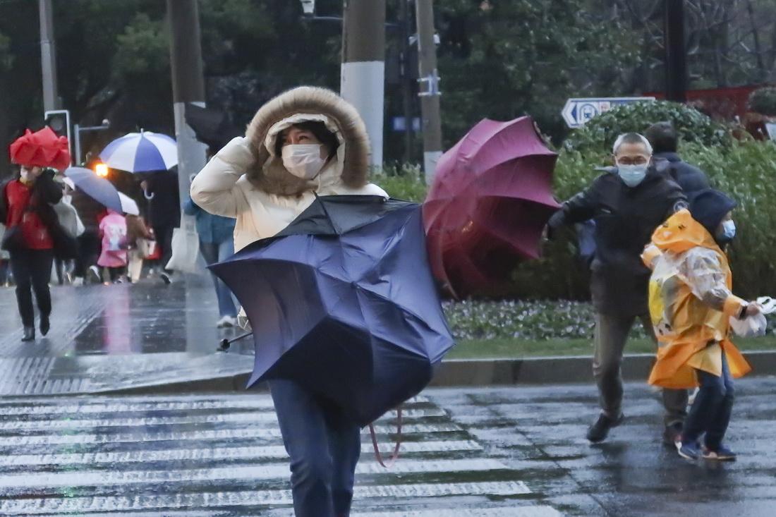 12月上海那边的天气穿什么衣服合适?查上海的天气情况-图2 12月上海那边的天气穿什么衣服合适?查上海的天气情况-图2