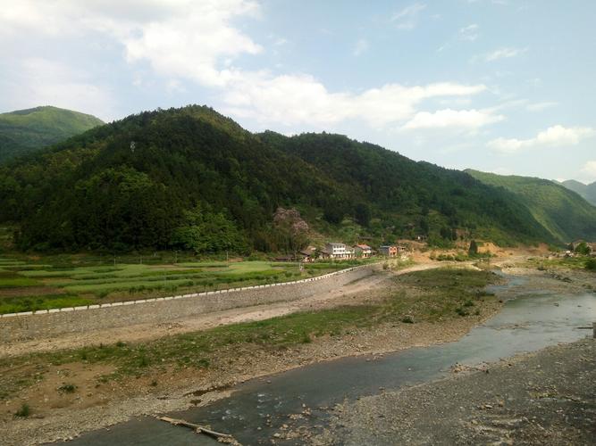 陕西省哪个县区面积最大？镇巴近半月天气情况