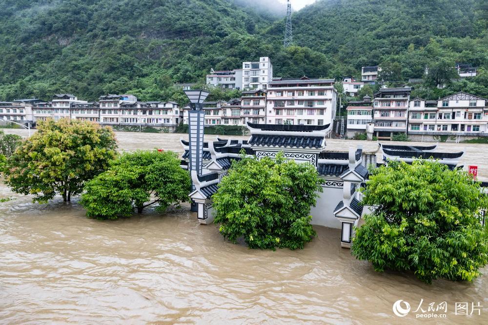 九寨沟景区天气有阵雨可以游玩吗?今晚陇南文县天气情况-图2 九寨沟景区天气有阵雨可以游玩吗?今晚陇南文县天气情况-图2